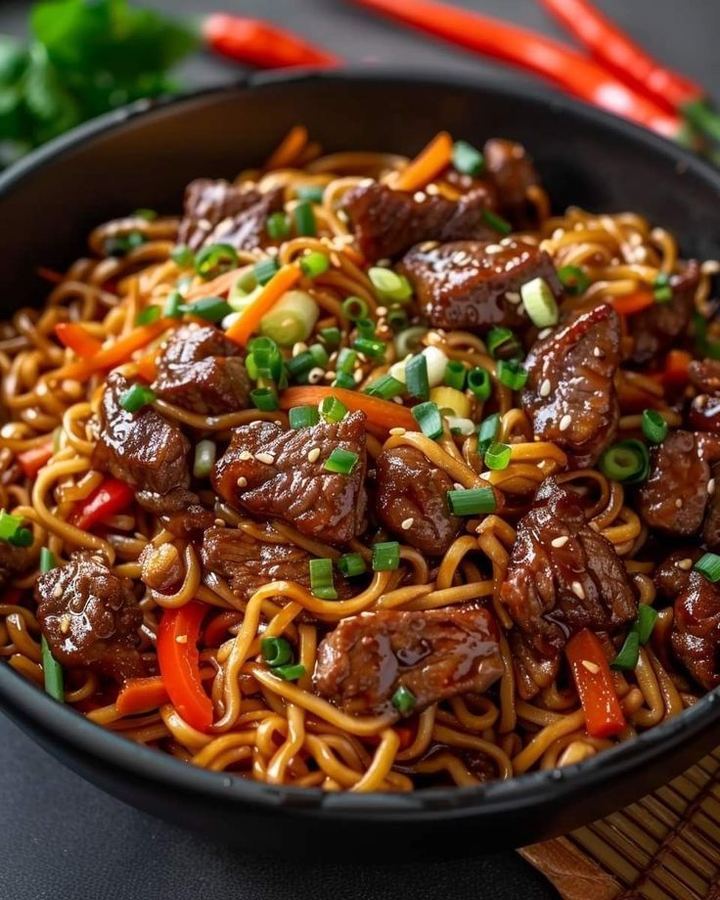 Yakisoba Carne e Legumes GG (5-6 Pessoas)